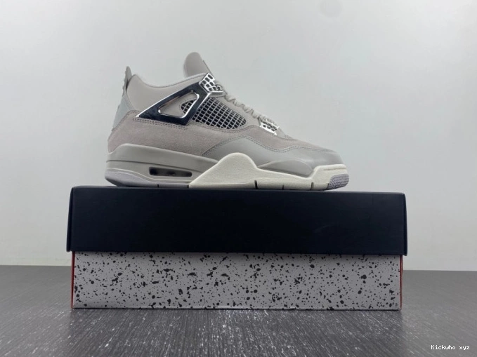 4 Moments Jordan AQ9129-001 Air Frozen 0816